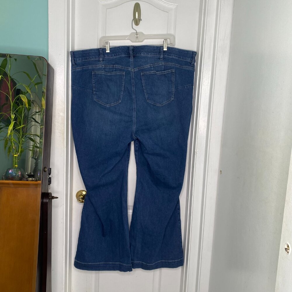 Torrid #feelthefit Bombshell Straight Premium Stretch Distressed Jeans, 28S #299 - Picture 3 of 10
